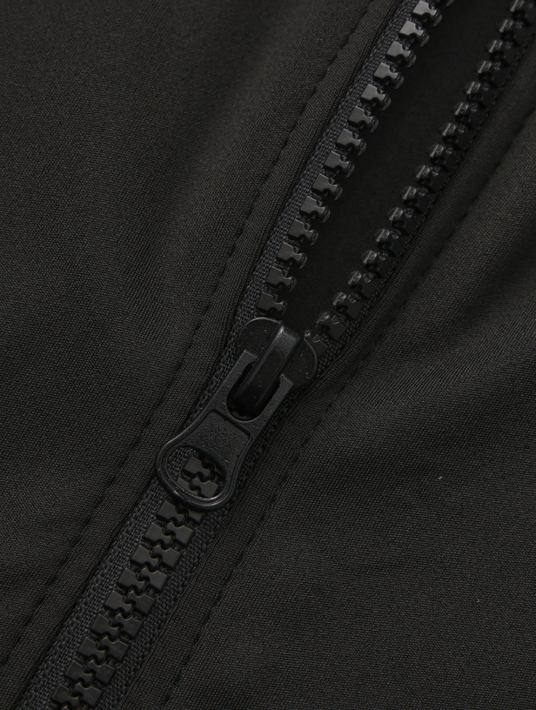 Le maillot de bain une pièce zippé Yoga