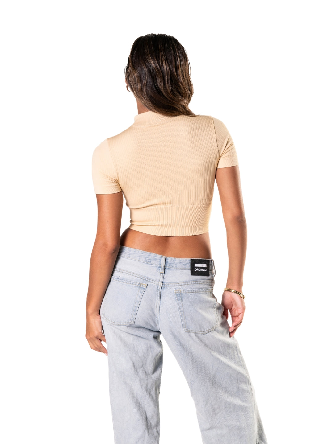 Haut court à manches courtes et fermeture éclair côtelée sans coutures